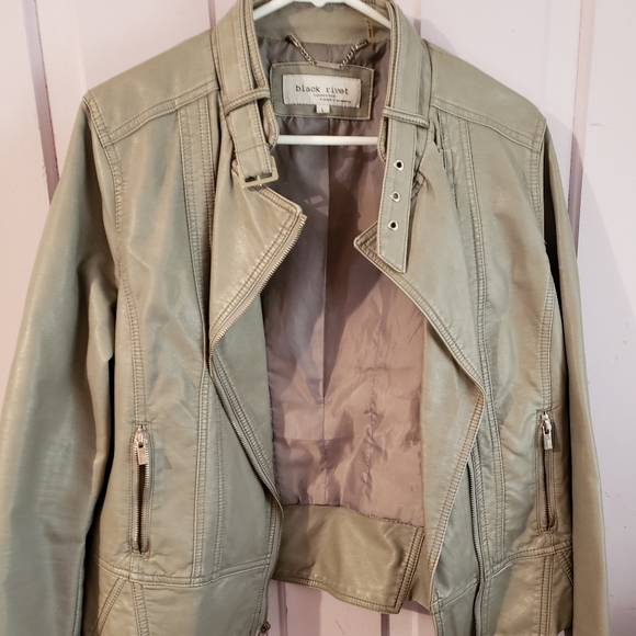 Jacket - Picture 1 of 3